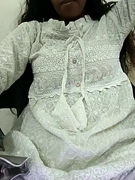 Snapshot of Alia-00 chatting on 09/29/25, 03:55 Alia-00 online show from 09/29/25, 03:55