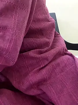 Snapshot of Alia-00 chatting on 10/09/25, 04:10 Alia-00 online show from 10/09/25, 04:10