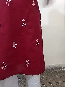 Snapshot of Alia-00 chatting on 10/10/25, 04:00 Alia-00 online show from 10/10/25, 04:00