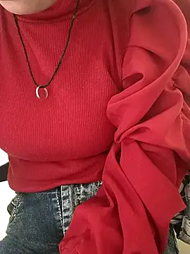 Snapshot of Alia-00 chatting on 10/29/25, 04:15 Alia-00 online show from 10/29/25, 04:15