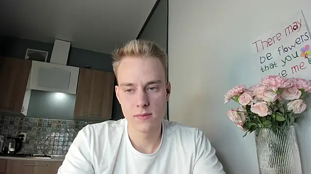 Snapshot of Kevin_Young_Cat chatting on 10/11/25, 04:05 Kevin Young Cat online show from 10/11/25, 04:05