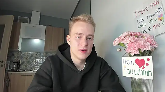 Snapshot of Kevin_Young_Cat chatting on 10/12/25, 04:50 Kevin Young Cat online show from 10/12/25, 04:50