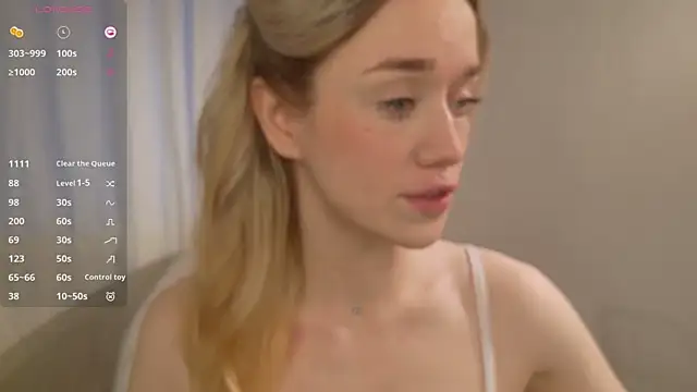 Snapshot of DiscoPotato chatting on 10/25/25, 01:07 DiscoPotato online show from 10/25/25, 01:07