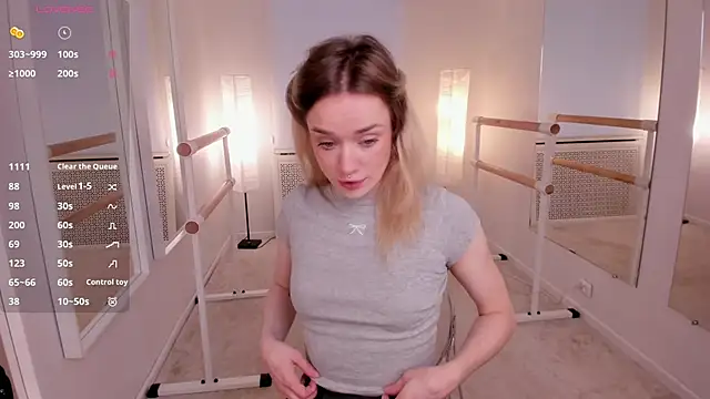 Snapshot of DiscoPotato chatting on 10/29/25, 01:02 DiscoPotato online show from 10/29/25, 01:02