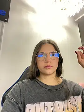 Snapshot of LilithAbril chatting on 11/23/25, 04:01 LilithAbril online show from 11/23/25, 04:01