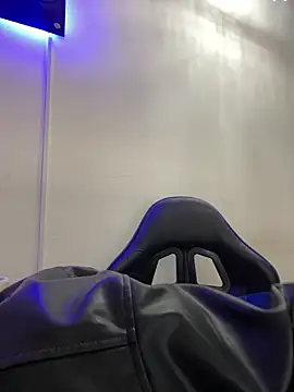 Snapshot of LilithAbril chatting on 11/27/25, 12:18 LilithAbril online show from 11/27/25, 12:18