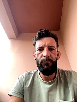 Snapshot of Michel_huge chatting on 09/15/25, 05:07 Michel huge online show from 09/15/25, 05:07