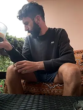 Snapshot of Michel_huge chatting on 09/25/25, 04:38 Michel huge online show from 09/25/25, 04:38