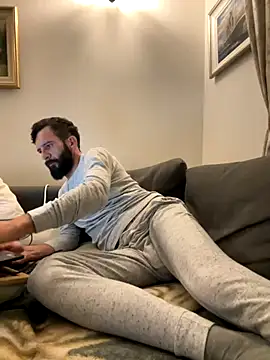 Snapshot of Michel_huge chatting on 10/26/25, 06:36 Michel huge online show from 10/26/25, 06:36