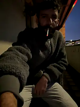 Snapshot of Michel_huge chatting on 10/27/25, 06:39 Michel huge online show from 10/27/25, 06:39