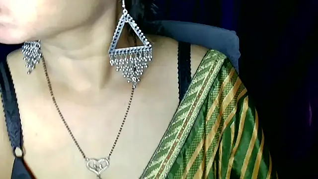 QUEEN SAKHI- online show from 06/17/26, 06:05