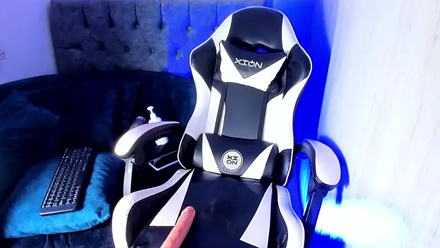 SafiroBlake online show from 10/10/25, 03:49