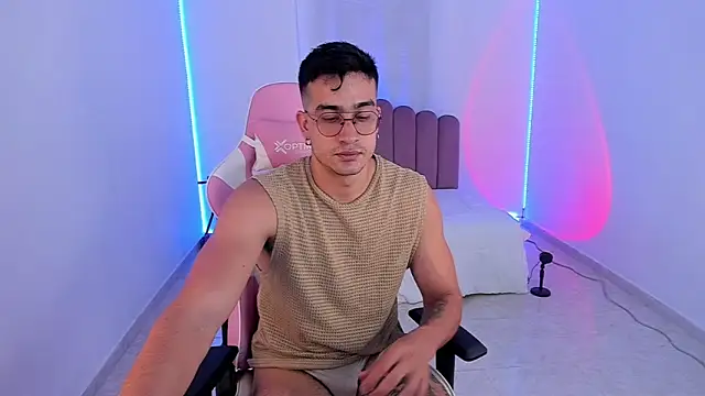 CamCumBoy online show from 10/20/25, 07:20