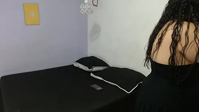 penelope gucci1 online show from 09/23/25, 12:08