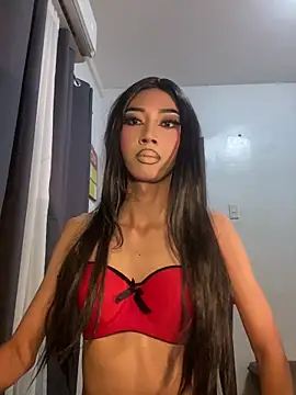 YourTiffanyX online show from 07/03/26, 04:46