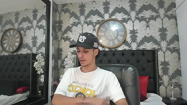 Marcus Jeron online show from 10/31/25, 08:54