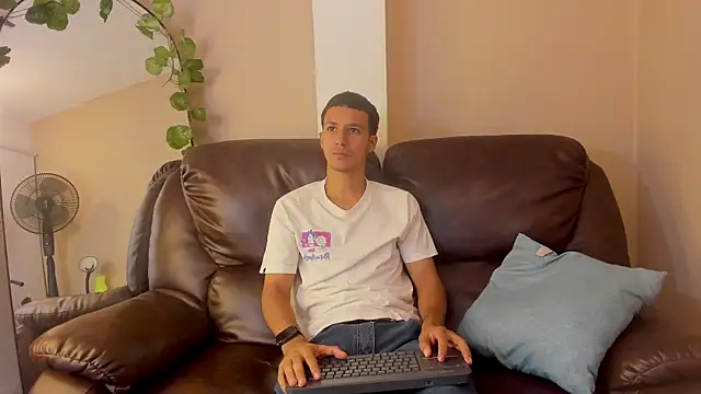 Snapshot of Marcus_Jeron chatting on 07/17/26, 03:18 Marcus Jeron online show from 07/17/26, 03:18