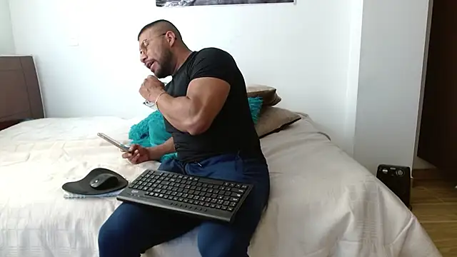 AntonyDAngelo25 online show from 10/02/25, 04:47