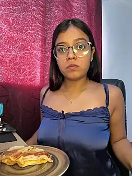 Camila Bustamante online show from 06/13/26, 03:21