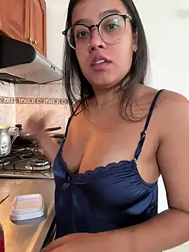 Camila Bustamante online show from 06/29/26, 01:55