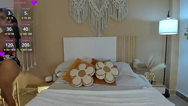 Camila Bustamante online show from 07/21/26, 01:35