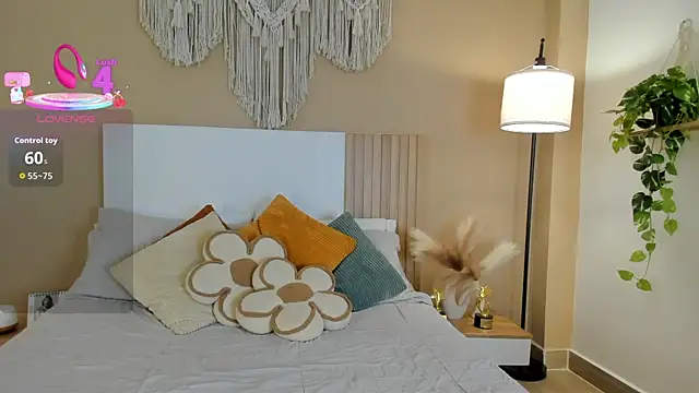 Camila Bustamante online show from 07/28/26, 01:32