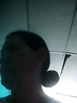 Snapshot of marinita13 chatting on 11/06/25, 01:28 marinita13 online show from 11/06/25, 01:28