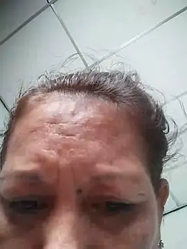 Snapshot of marinita13 chatting on 11/12/25, 04:51 marinita13 online show from 11/12/25, 04:51