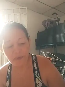 Snapshot of marinita13 chatting on 11/30/25, 02:54 marinita13 online show from 11/30/25, 02:54