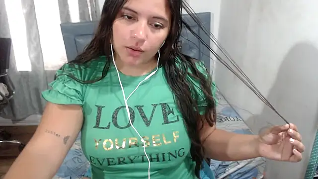 sarah aguilar online show from 05/19/26, 03:51