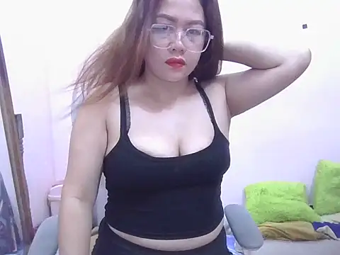 Snapshot of WildPussy4uxx chatting on 11/18/25, 06:01 WildPussy4uxx online show from 11/18/25, 06:01