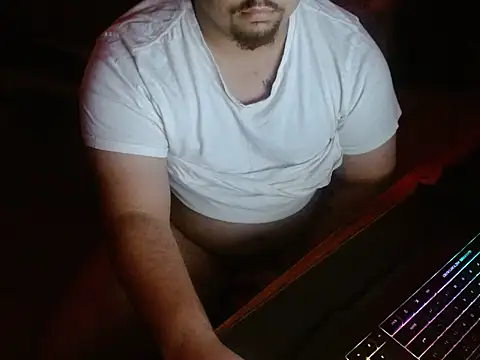 Snapshot of Luacsboy22 chatting on 11/29/25, 10:13 Luacsboy22 online show from 11/29/25, 10:13