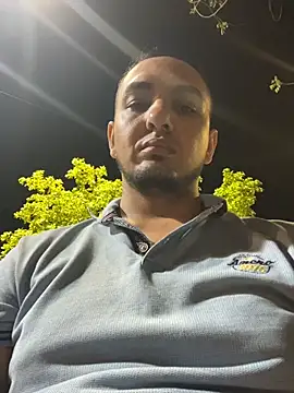 Snapshot of Alejand276765 chatting on 10/24/25, 12:41 Alejand276765 online show from 10/24/25, 12:41