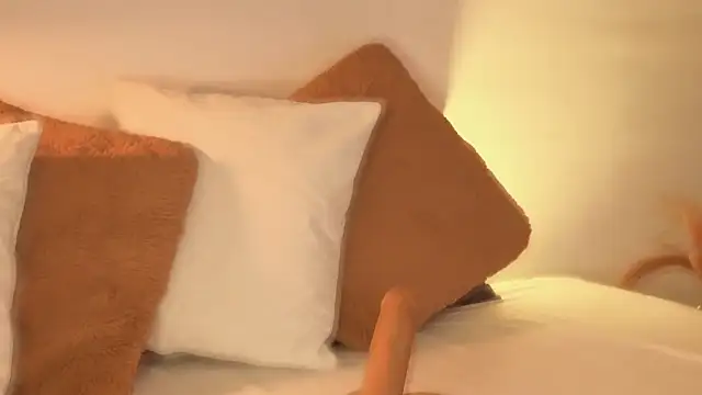 scarlethlux online show from 07/29/26, 05:38