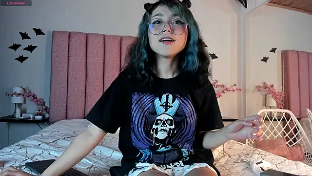 Snapshot of TerumiKitty chatting on 11/24/25, 08:19 TerumiKitty online show from 11/24/25, 08:19