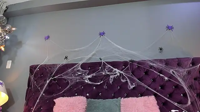 Snapshot of RedAngel1- chatting on 10/21/25, 04:46 RedAngel1- online show from 10/21/25, 04:46