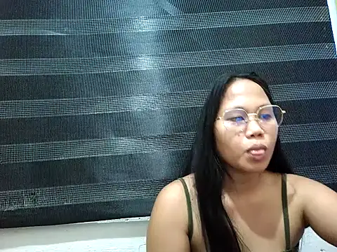 Snapshot of SpankyMyAss69 chatting on 04/12/26, 02:33 SpankyMyAss69 online show from 04/12/26, 02:33