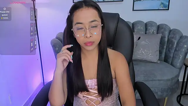 July Adams online show from 11/23/25, 05:40