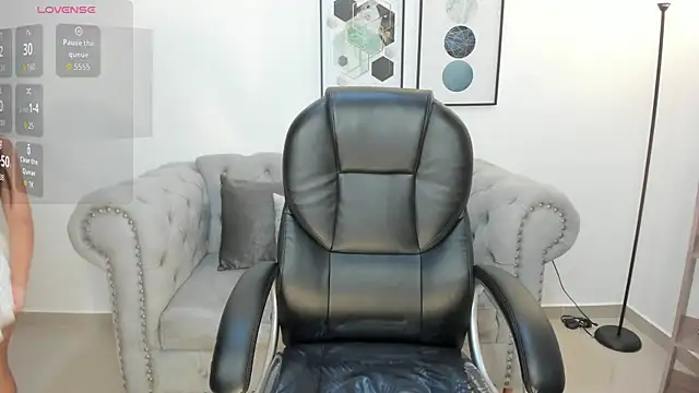 Snapshot of July_Adams chatting on 05/19/26, 05:03 July Adams online show from 05/19/26, 05:03