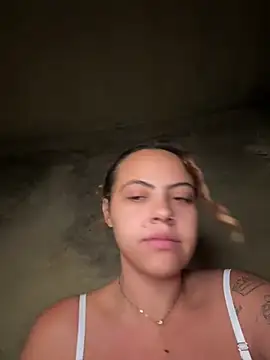 Chloe Leaozinho online show from 05/20/26, 05:02