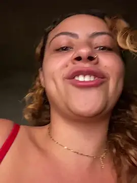 Chloe Leaozinho online show from 07/11/26, 12:57