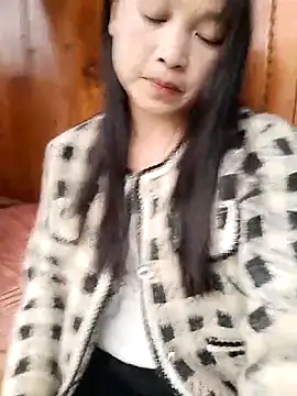 Snapshot of Tiyir597 chatting on 02/18/26, 02:18 Tiyir597 online show from 02/18/26, 02:18
