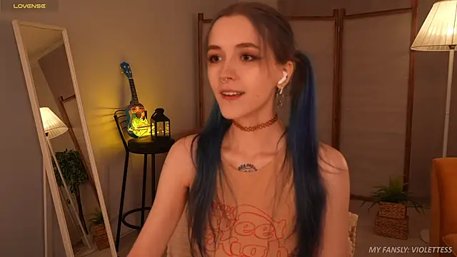 violetesa online show from 10/24/25, 11:06