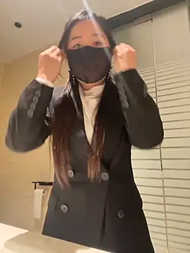 xiao-mo520 online show from 11/30/25, 02:43