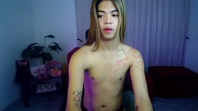 Snapshot of xAsianHotCum69x chatting on 04/23/26, 04:24 xAsianHotCum69x online show from 04/23/26, 04:24