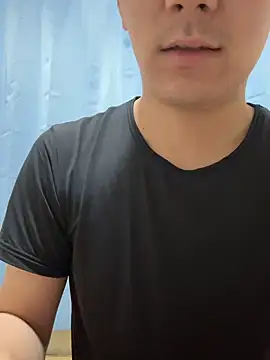 Snapshot of suzaku1229 chatting on 10/17/25, 12:19 suzaku1229 online show from 10/17/25, 12:19