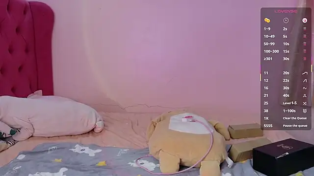 Serenaa rabbit online show from 09/10/25, 10:59