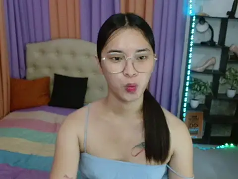 Snapshot of SeductiveAppleTS chatting on 11/26/25, 02:45 SeductiveAppleTS online show from 11/26/25, 02:45