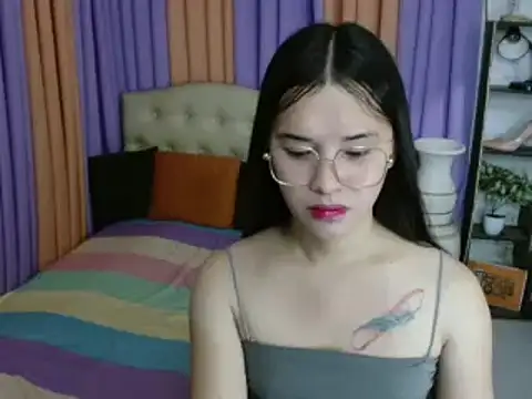 Snapshot of SeductiveAppleTS chatting on 12/03/25, 05:15 SeductiveAppleTS online show from 12/03/25, 05:15