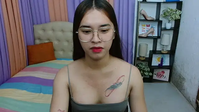 Snapshot of SeductiveAppleTS chatting on 01/11/26, 05:29 SeductiveAppleTS online show from 01/11/26, 05:29